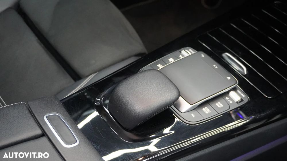 Mercedes-Benz CLA 200 7G-DCT AMG Line - 25