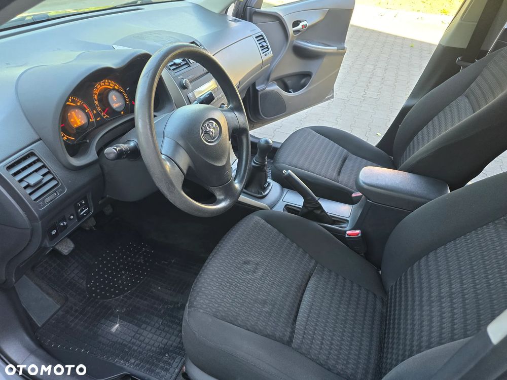 Toyota Corolla 1.4 VVT-i Premium - 13
