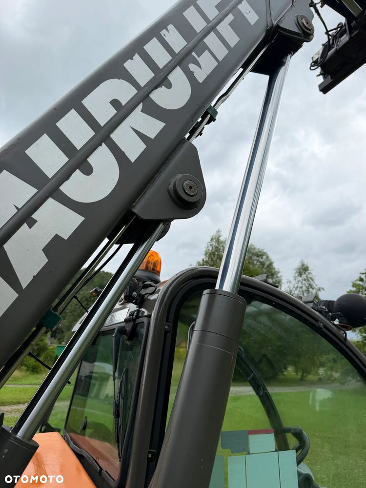 Ausa T204 H. JAPOŃSKA Ładowarka Teleskopowa 4,2 metra Wysuw. Udźwig 2,2 tony. Rozsuwanie wideł HYDRAULICZNE.  Maszyna Jak Nowa z Salonu. Pochodzi z Gospodarstwa Norweskiego! 2017rok. przebieg tylko 3800mtg. Silnik Kubota 4cylindry!  ZERO ZUŻYCIA ORYGINAŁ.  Ani Deka luzów i wycieków. Aktualna DEKRA BMWT. Bardzo mały i zgrabny sprzęt o potężnej wydajnośći. Opony Nowe! Szybka wolna jazda. 3 tryby skrętu! Pełne sterowanie z dżojstika! Wersja Norweska! Kilka dodatkowych wyjść Hydraulicznych! Jazda Hydrostatic Wielka Okazja - 22