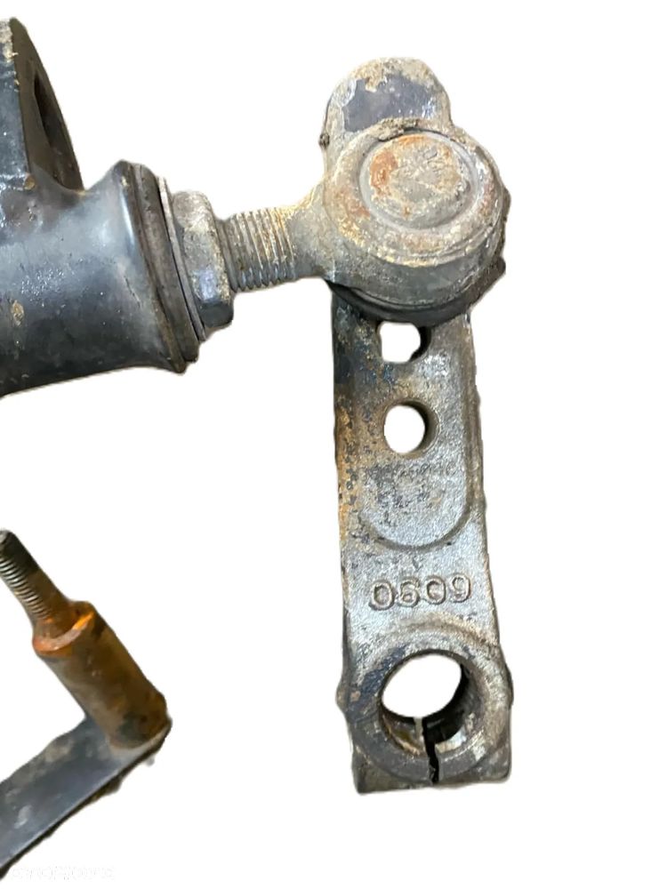 LEWAREK ZMIANY BIEGÓW DRĄŻEK WYBIERAK SKRZYNI BIEGÓW MAN L2000 - 7