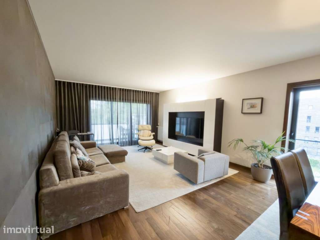 Apartamento T2 no Porto - Grande imagem: 3/31