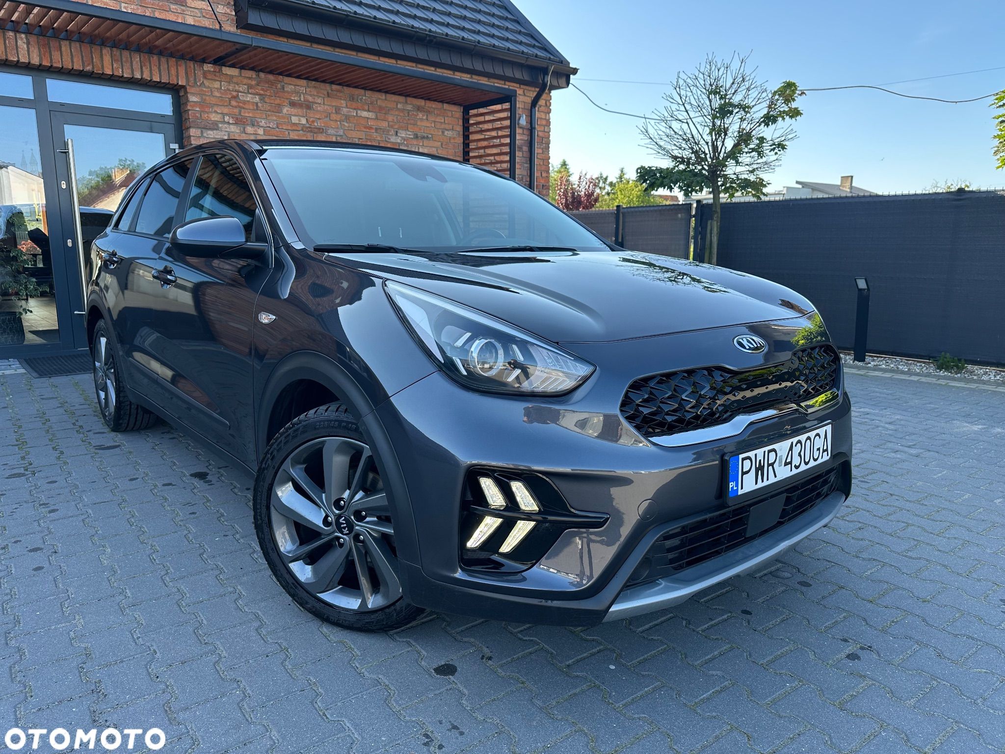 Kia Niro 1.6 GDI Hybrid L Business Line - 1