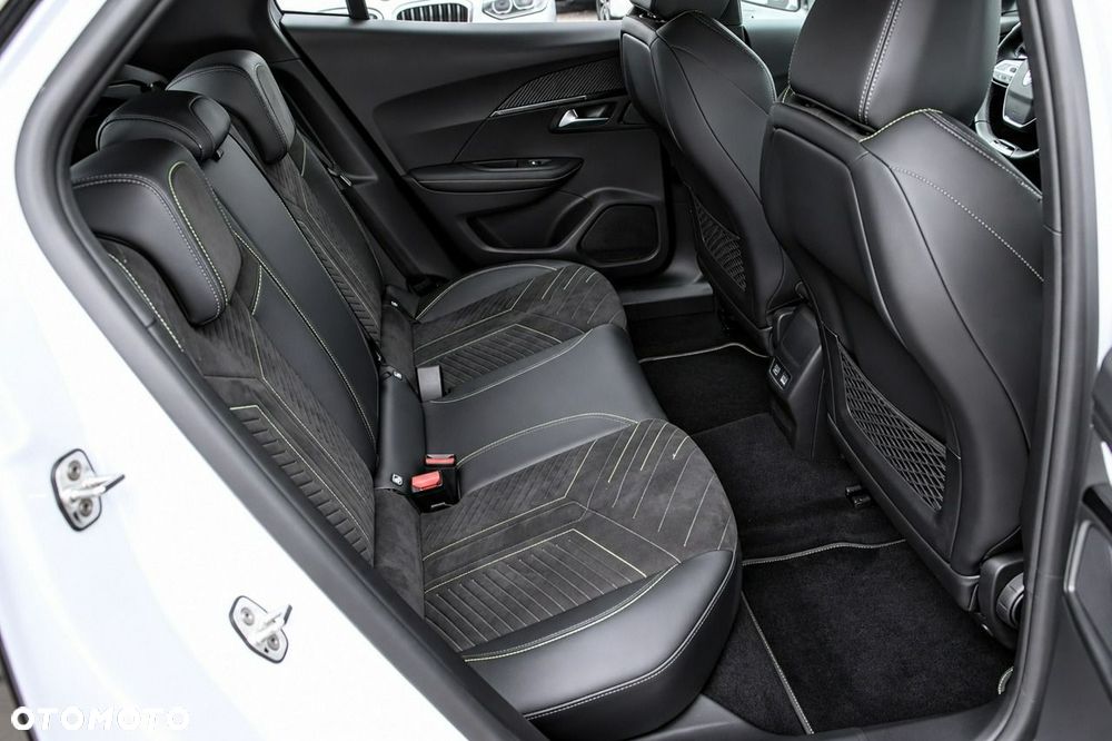 Peugeot 2008 1.2 PureTech GT S&S EAT8 - 10