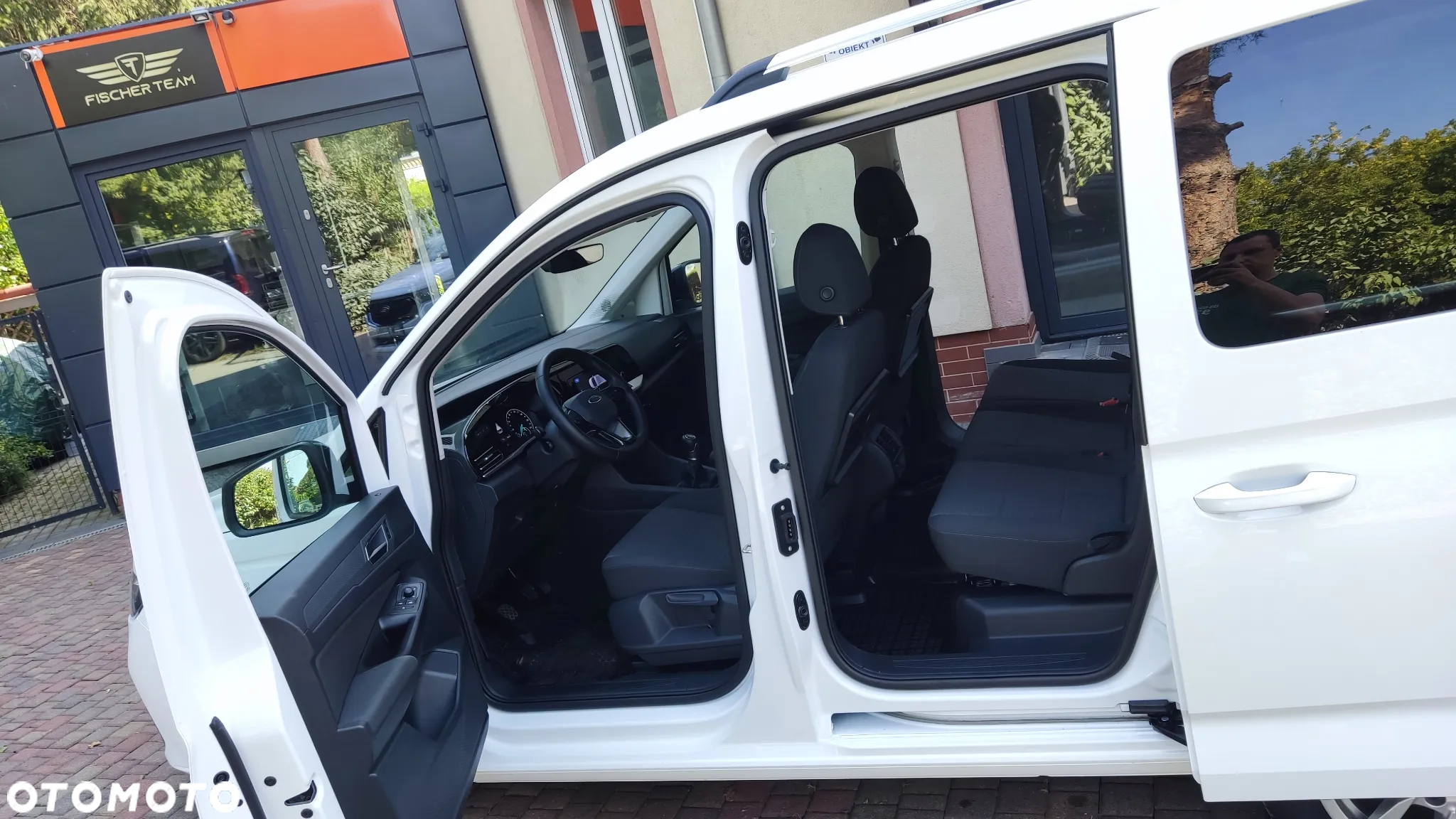 Volkswagen Caddy 2.0 TDI Comfortline - 23