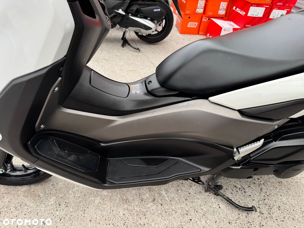 Yamaha NMAX - 15