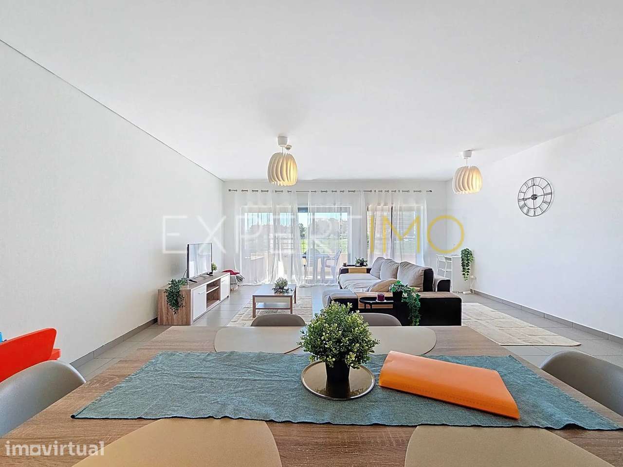 Apartamento T2 a 300m da Praia da Rocha com garagem e piscina - Grande imagem: 2/55