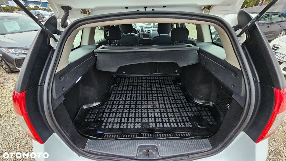 Dacia Logan 1.2 16V Laureate EU6 - 28