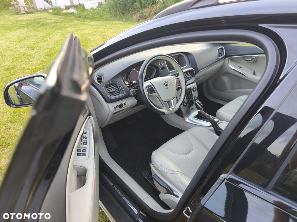 Volvo V40 Cross Country T3 Geartronic Summum - 2