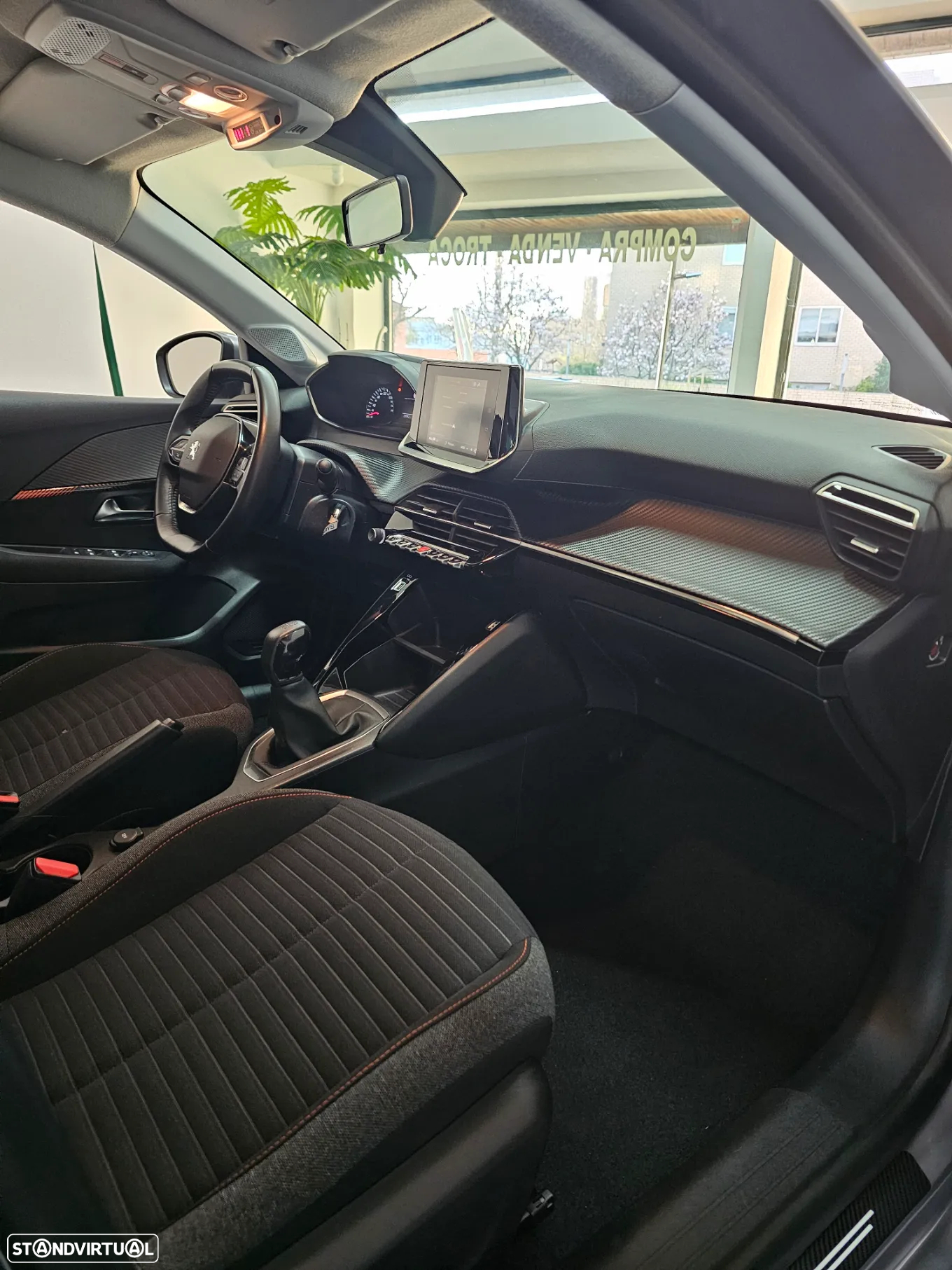 Peugeot 208 1.2 PureTech SE Style - 18