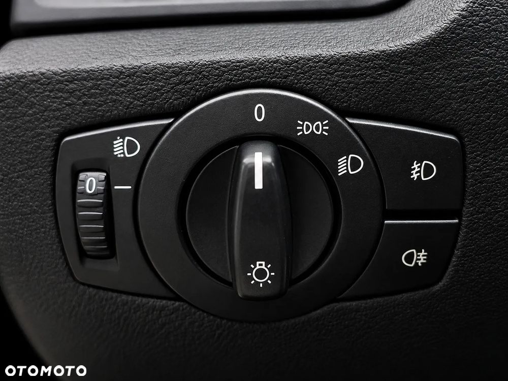 BMW X1 sDrive18i xLine - 29
