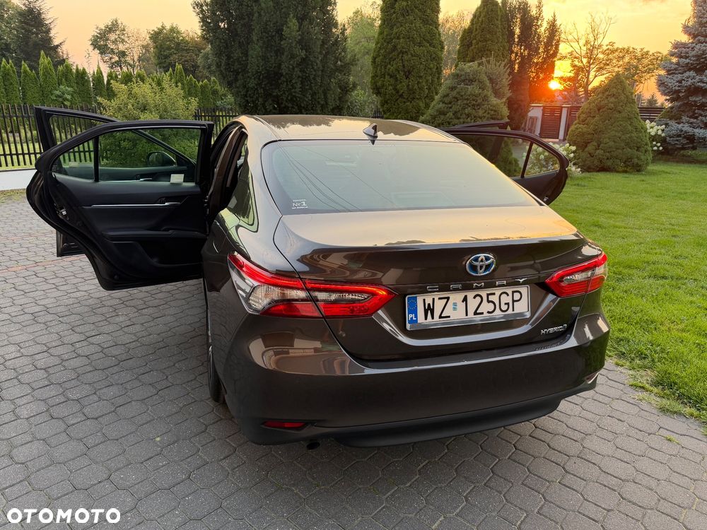 Toyota Camry - 30