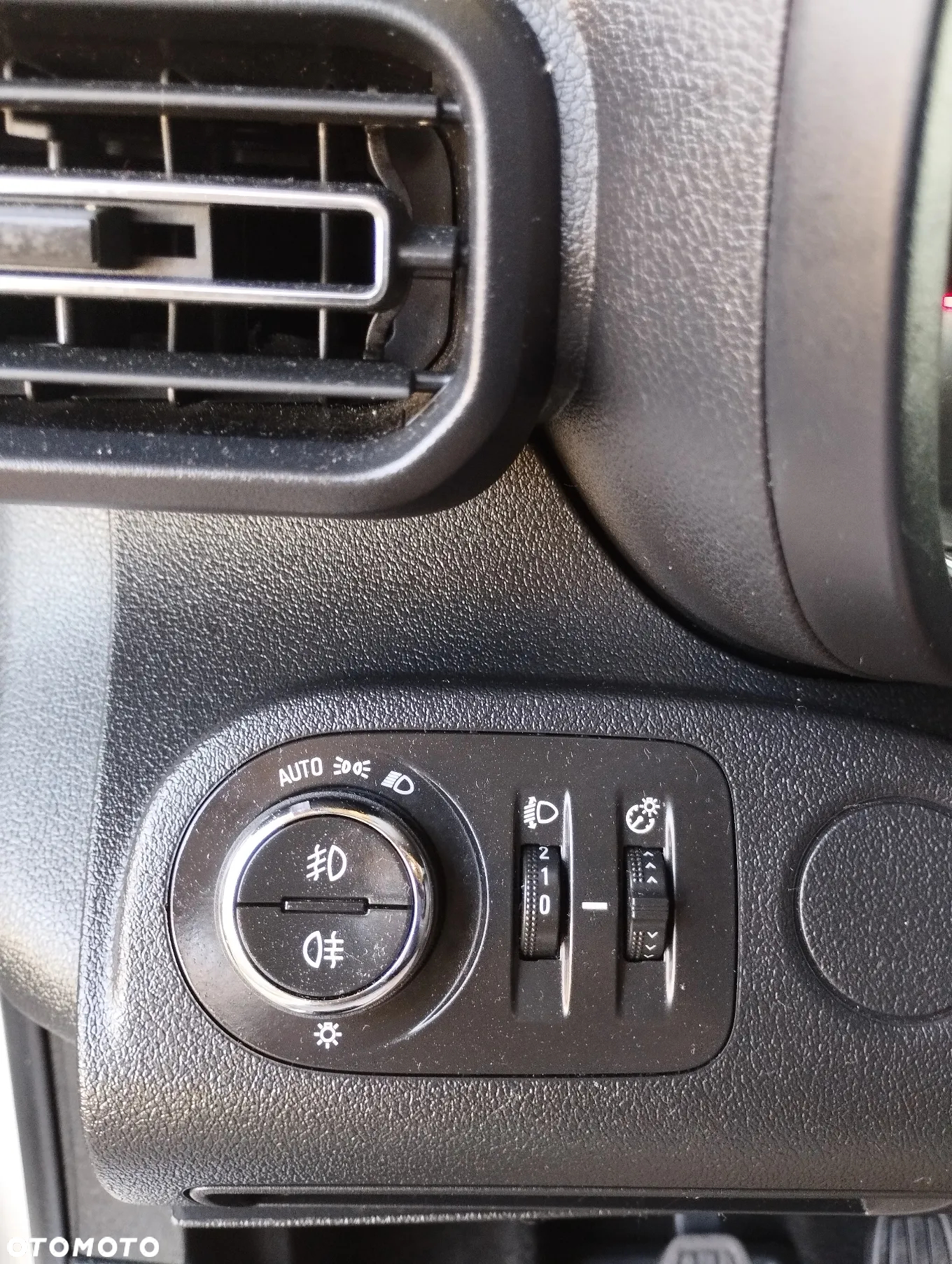 Opel COMBO - 27