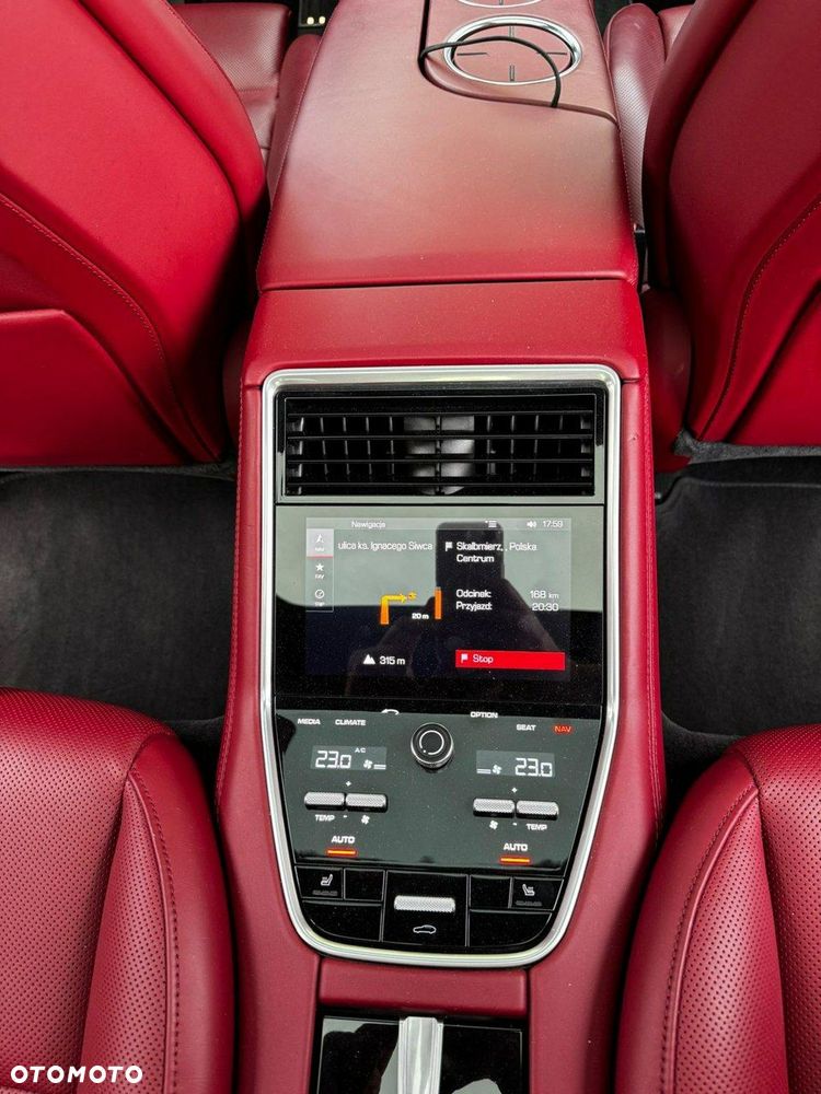 Porsche Panamera 4S Executive - 25