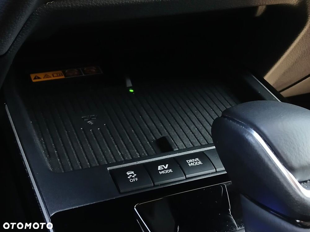 Toyota Corolla Cross 2.0 Hybrid Style AWD - 25