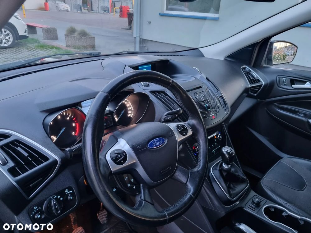 Ford Kuga 2.0 TDCi 4x4 Titanium - 17