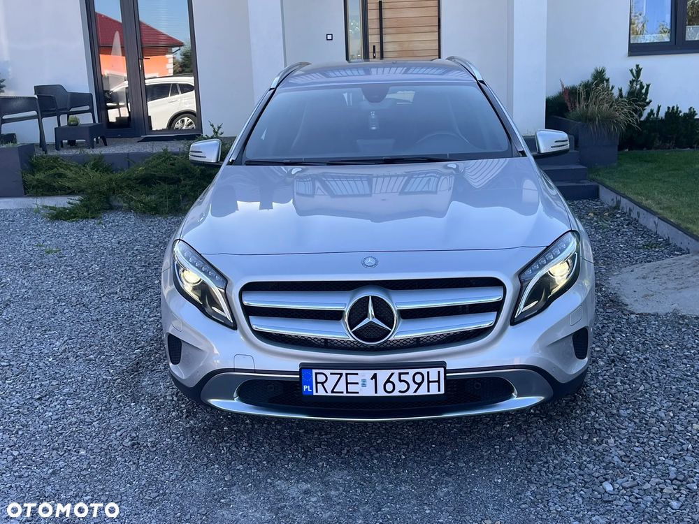 Mercedes-Benz GLA 180 - 28