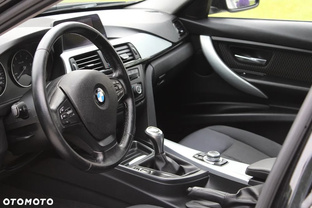BMW Seria 3 - 23
