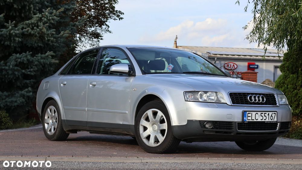 Audi A4 Limousine - 1