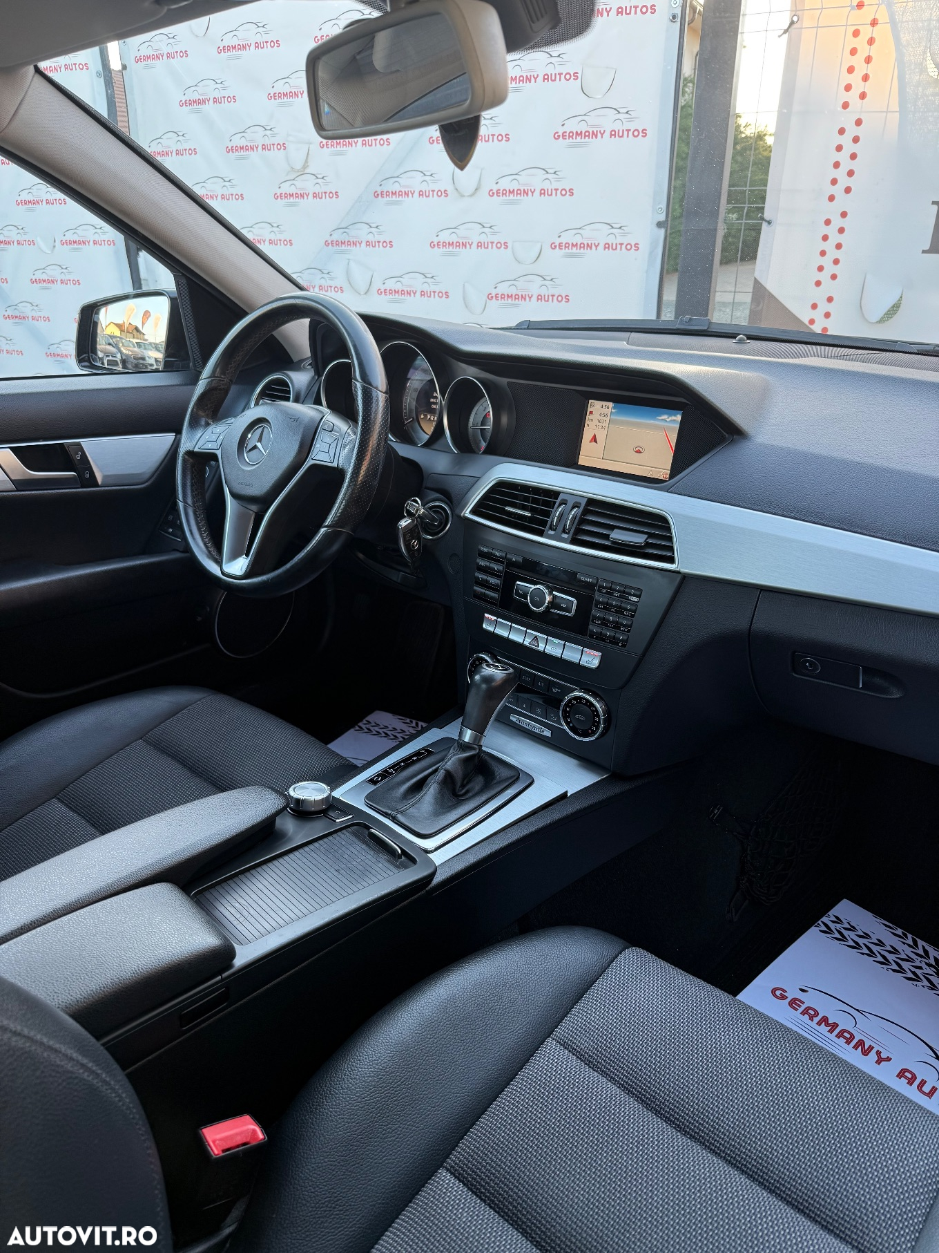 Mercedes-Benz C - 9