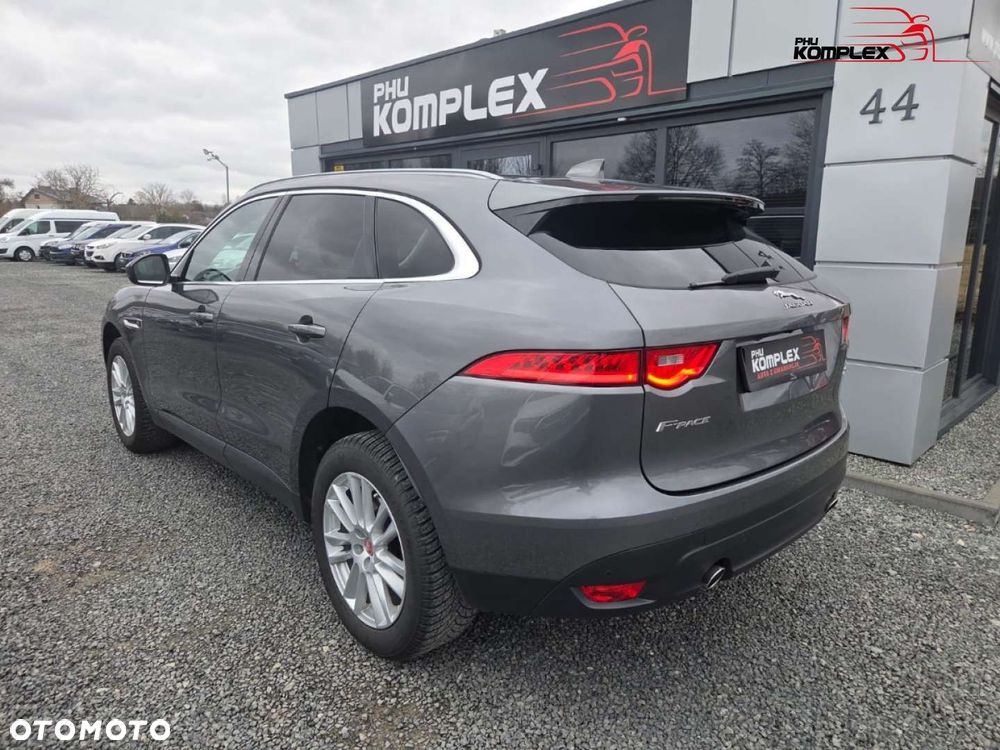 Jaguar F-Pace - 7
