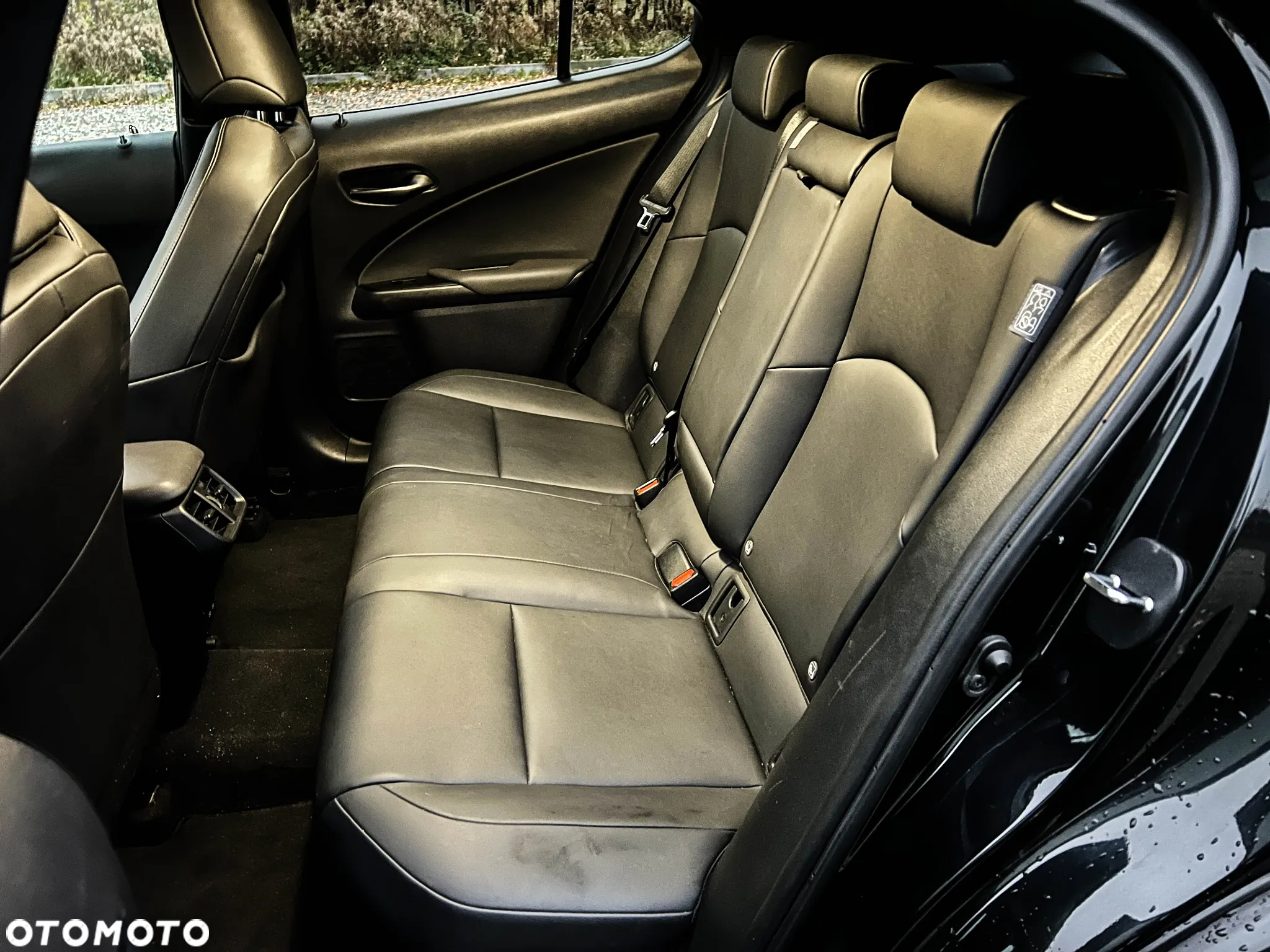 Lexus UX - 14