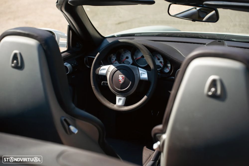 Porsche 911 (997) Carrera 4 S Cabriolet - 33