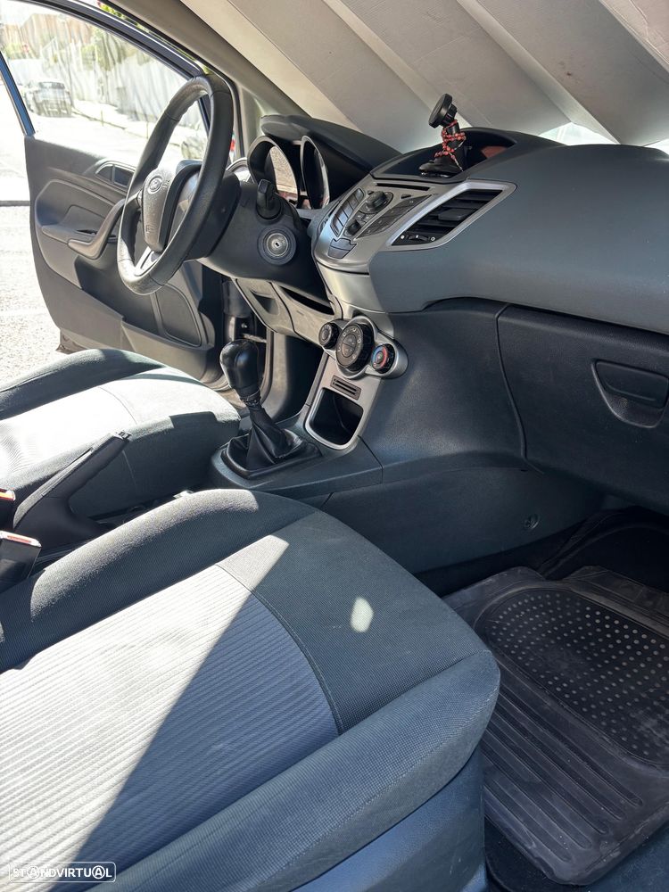 Ford Fiesta - 18