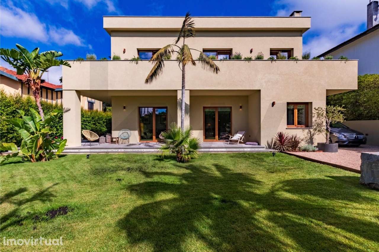 Moradia de Luxo Renovada e Mobilada no Coração do Estoril - Grande imagem: 2/60