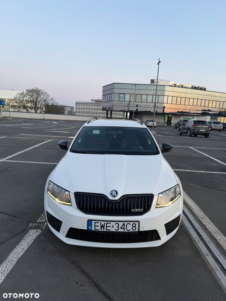 Skoda Octavia 2.0 TDI RS DSG - 5