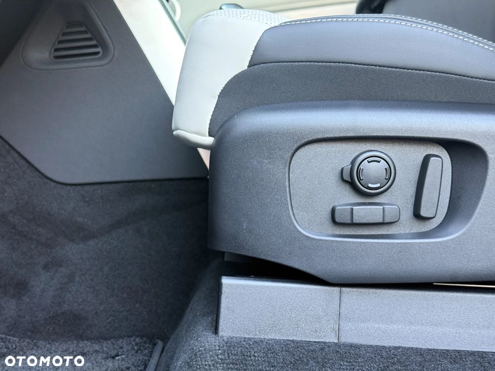 Land Rover Discovery D350 Dynamic HSE - 18