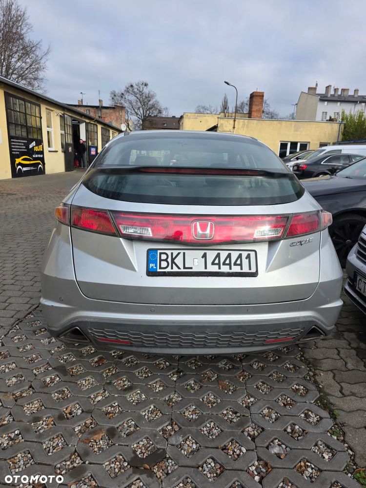 Honda Civic 1.8 Comfort - 3
