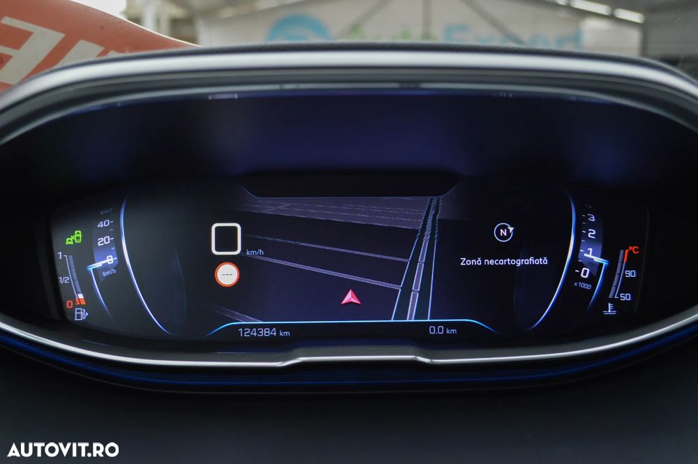 Peugeot 3008 1.2 PureTech Turbo S&S Allure - 6