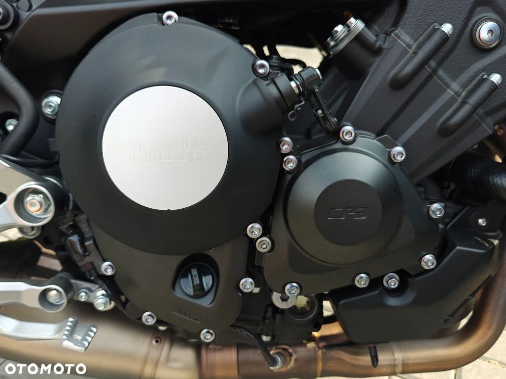 Yamaha XSR - 9