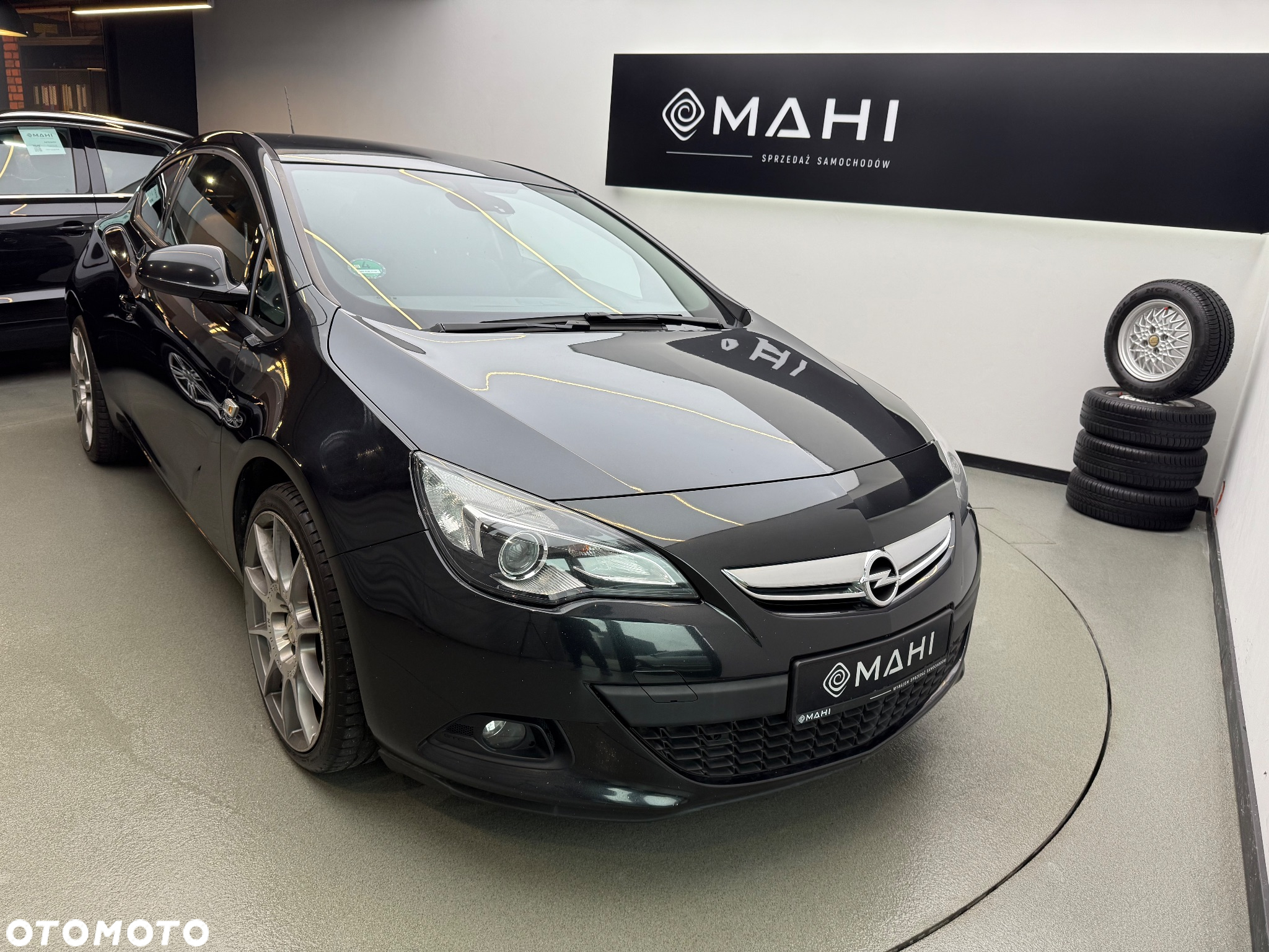 Opel Astra GTC 1.4 Turbo - 2