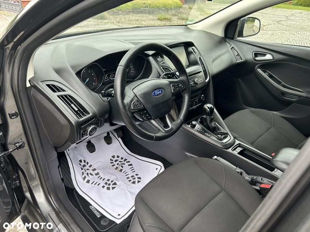 Ford Focus - 34