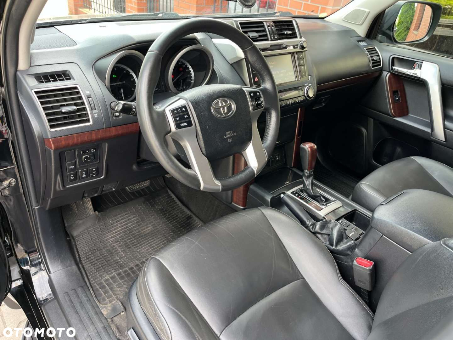 Toyota Land Cruiser - 7
