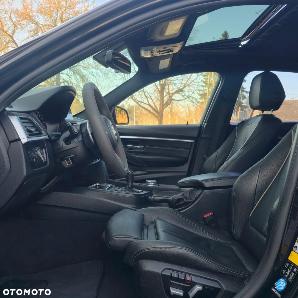 BMW Seria 3 330i xDrive M Sport - 24