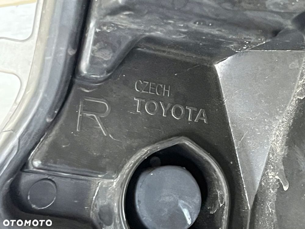 Lampa prawa przednia TOYOTA YARIS III LIFT ładna - 6