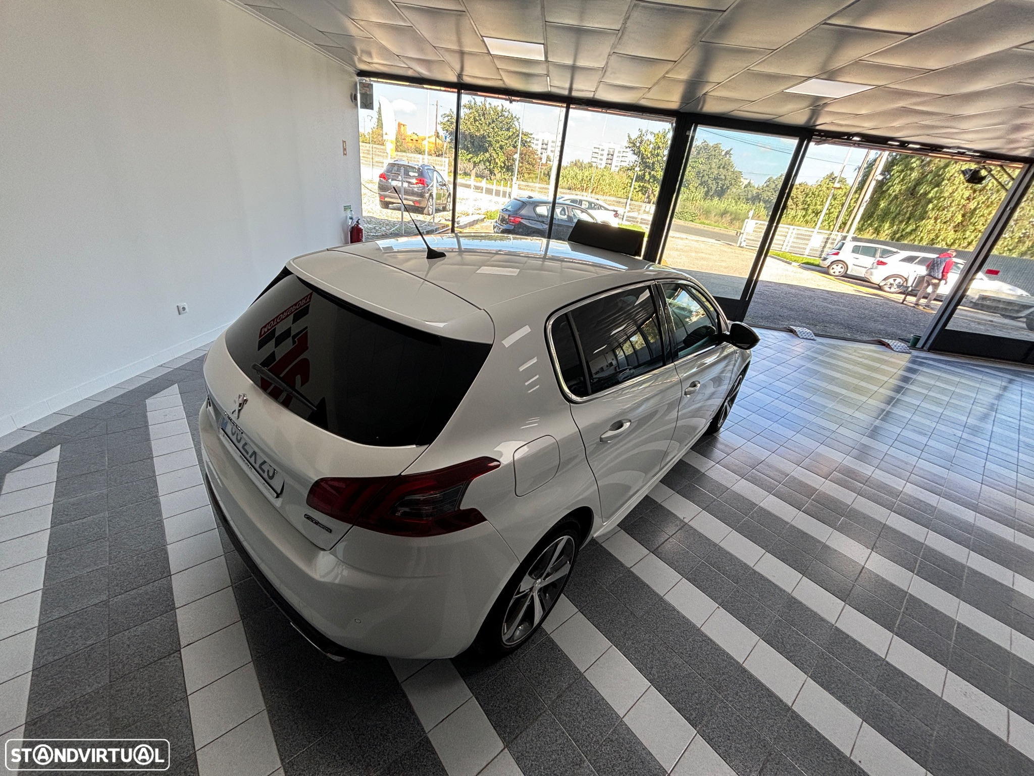 Peugeot 308 1.5 BlueHDi GT Line EAT8 - 4