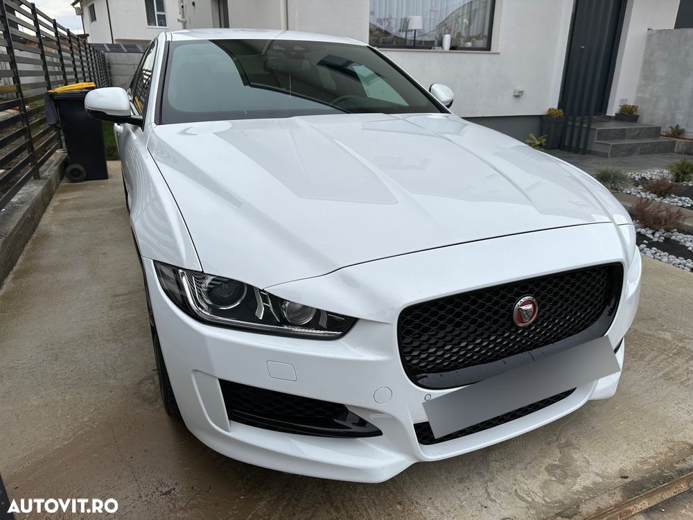 Jaguar XE 2.0 R-Sport - 3
