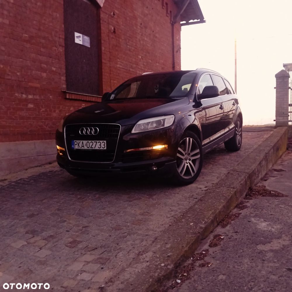 Audi Q7 - 1