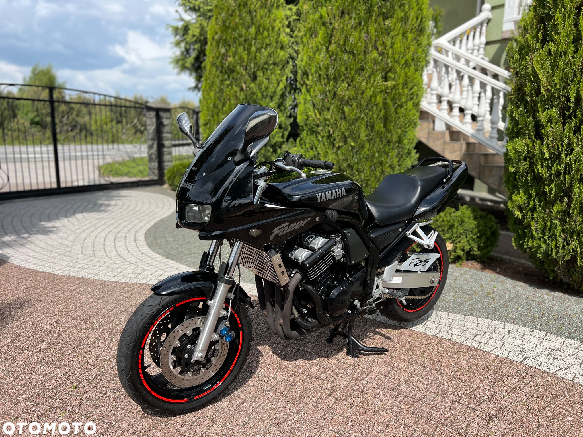 Yamaha FZS - 27
