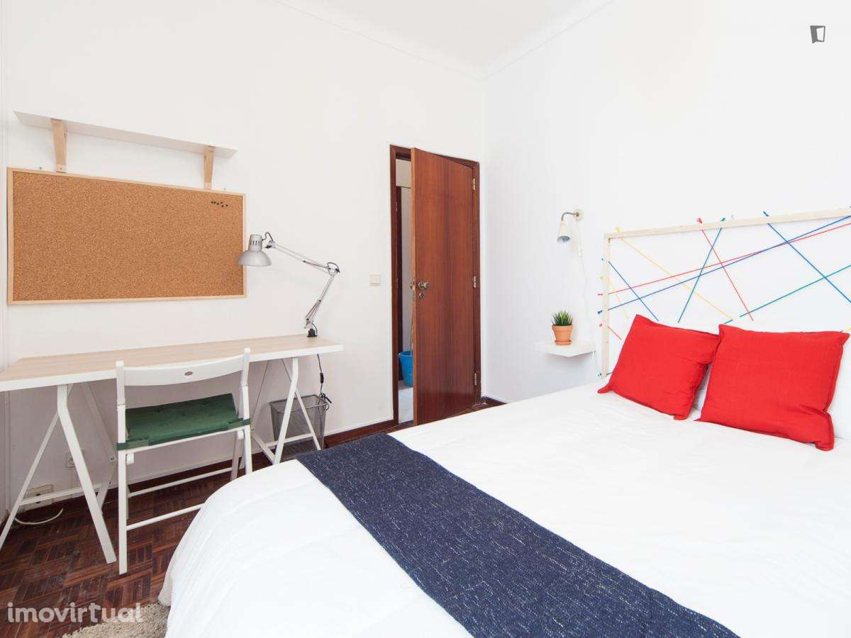 Quarto - localizado em Anjos Lisbon - Grande imagem: 3/18