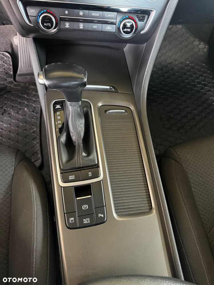 Kia Optima - 32