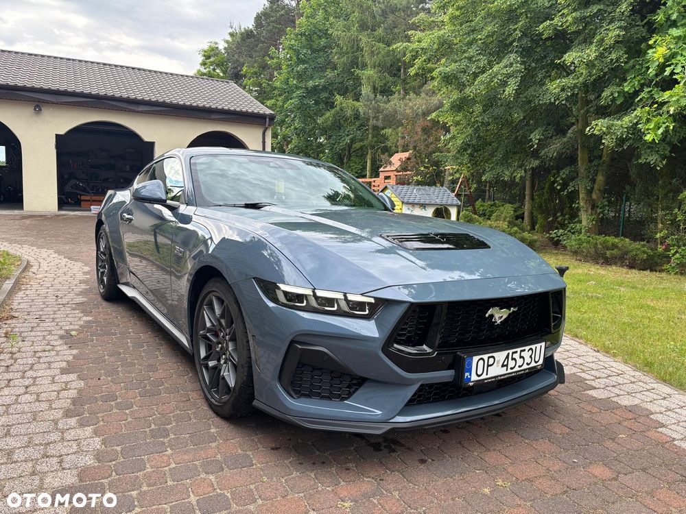 Ford Mustang - 1