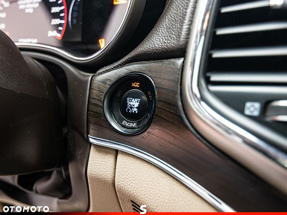 Jeep Grand Cherokee - 21