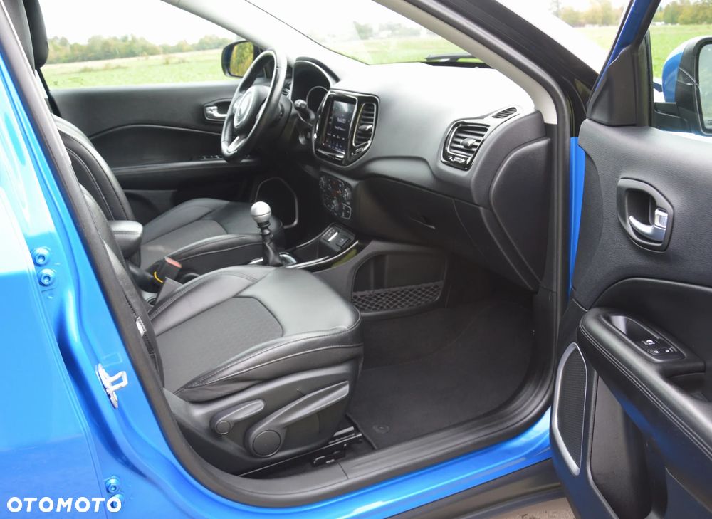 Jeep Compass - 26