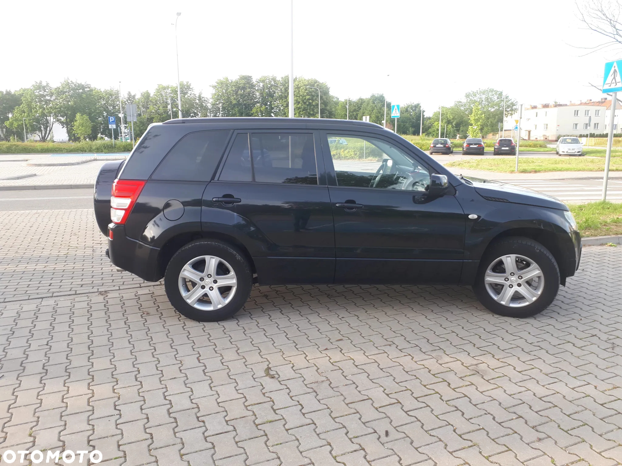 Suzuki Grand Vitara 2.0 Comfort + - 8