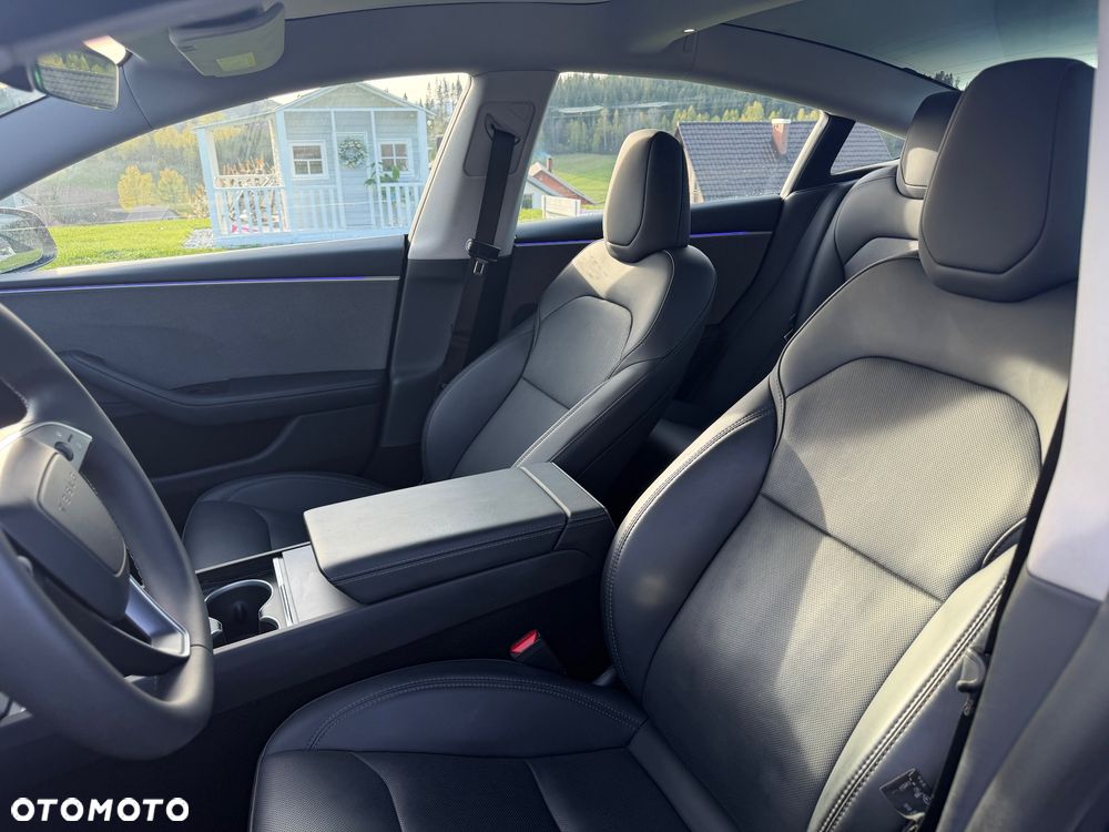 Tesla Model 3 - 12