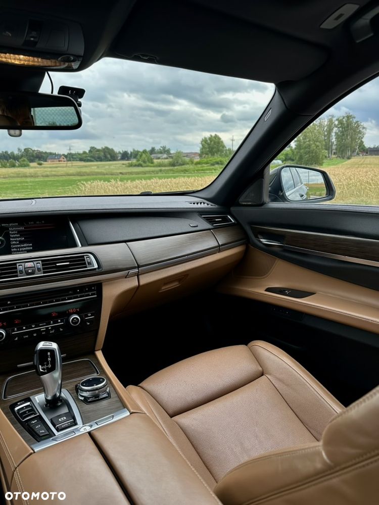 BMW Seria 7 750d xDrive - 37